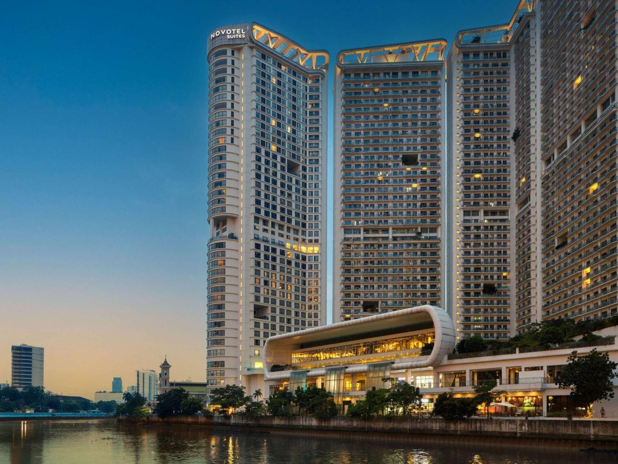 Novotel Suites Manila At Acqua Mandaluyong Exterior foto